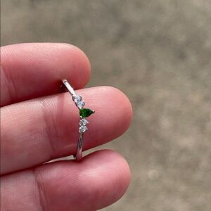NWT Beautiful Dainty Natural Tsavorite & CZ Accents Ring in 925 Silver Size 9